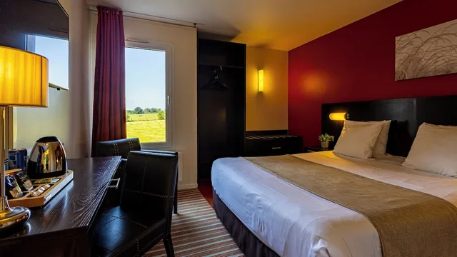 غرفة قياسية بسرير كوين لذوي الإعاقة، HOSTELLERIE D'AUSSOIS 1/4