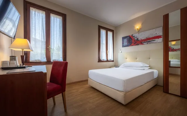 Room, Single, French Bed، Ih Hotels Padova Admiral 2/2