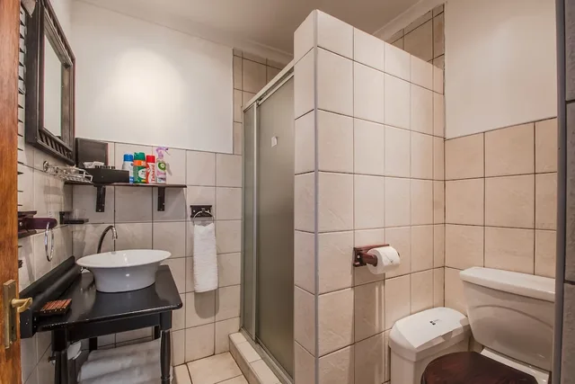 Room 1, Double or Twin Bed، Honeypot Guesthouse 3/3