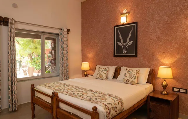 غرفة بريميوم، MANDORE GUEST HOUSE A LEAFY HERITAGE RESORT 1/1