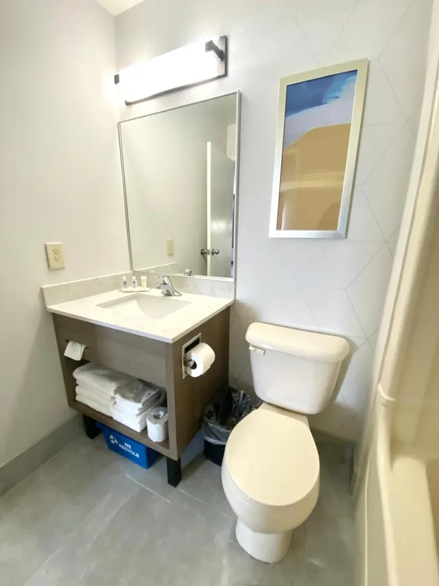 غرفة بسريرين كوين يُسمح فيها بالحيوانات الأليفة في الطابق الأرضي، Comfort Inn St. Catherines 9/10