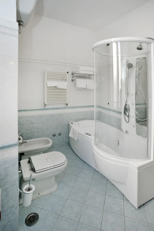 Junior Suite, Studio, 1 Double and 1 Single Bed، Hotel Palladium Palace 8/9