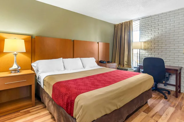 غرفة قياسية بسرير مزدوج، Econo Lodge Creedmoor - Butner 9/10