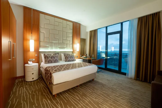 غرفة سوبيريور بسرير مزدوج، Legend Hotel Batumi 2/6