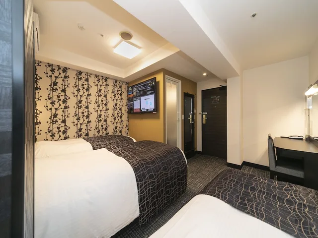 غرفة ثلاثية بسريرين منفصلين مع أريكة، Apa Hotel Kyoto Ekimae 5/6