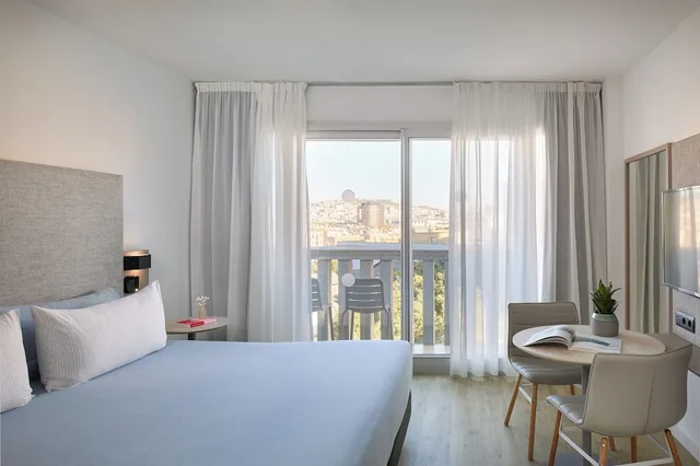 استوديو بسرير مزدوج بشرفة، Innside by Melia Barcelona Apolo 2/9