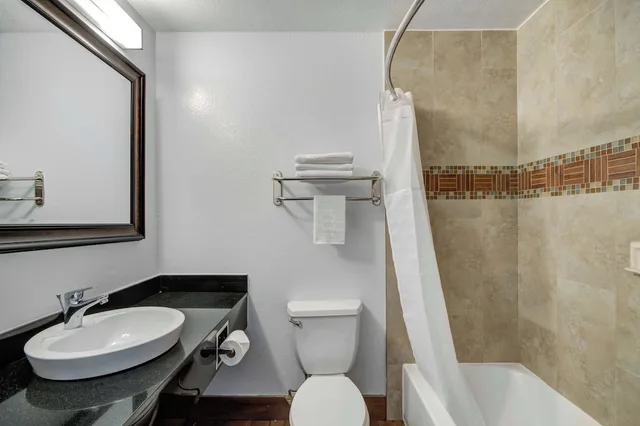 Deluxe, 2 Queen Beds, Accessible, Motel6 Ontario, CA - Convention Center Airport 6/8