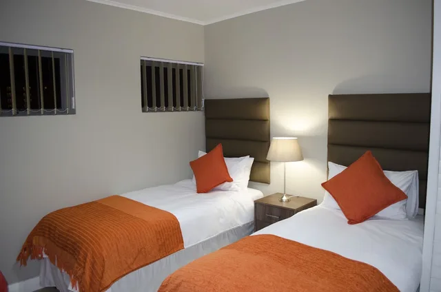 3 Bedrooms, Mayfair, Apartment, 2 Double and Twin Beds، Mayfair Luxury Apartments 1/2