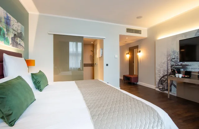 غرفة ديلوكس، Leonardo Royal Hotel Berlin Alexanderplatz 1/3