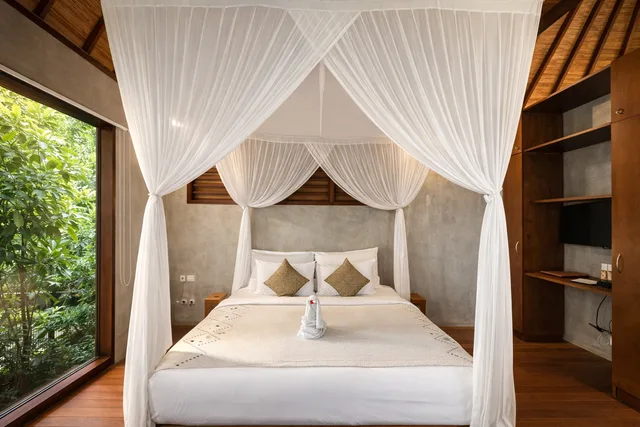 Executive, Double Bed, Zin Berawa Villas & Bungalows 2/10