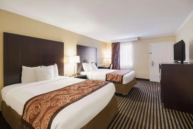 غرفة متصلة بسريرين مزدوجين لذوي الإعاقة، Best Western Mckenzie 1/4