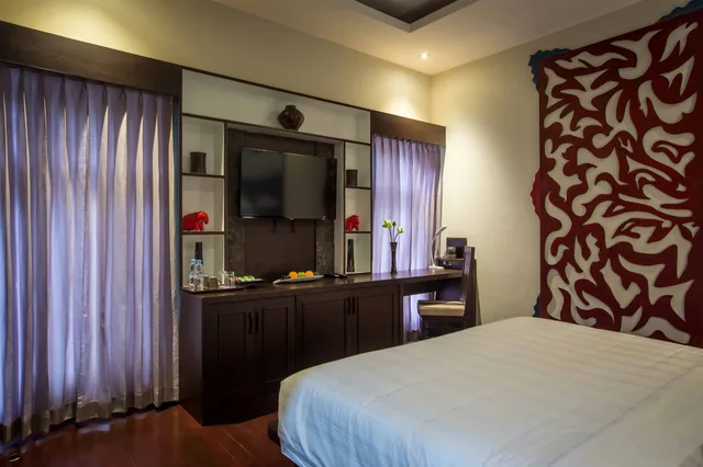 Privilege, Suite, Villa, King Bed, Sofa, Privilege Pool, De Sarann Villa 3/10