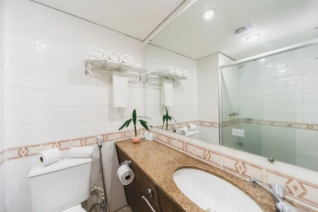 غرفة قياسية رباعية بسرير مزدوج وسريرين منفصلين، Hotel Nacional Inn Curitiba Estacao Shopping 7/7