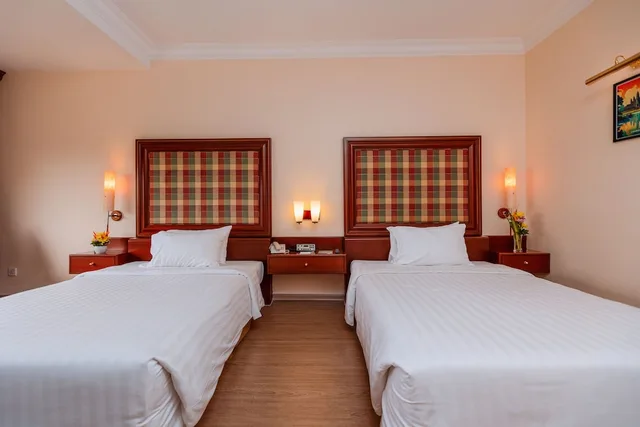غرفة ديلوكس بسرير كينج بإطلالة على النهر، Cambodiana Hotel 6/10