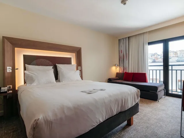 Executive, Queen Bed, Novotel Istanbul Bosphorus Hotel 6/10