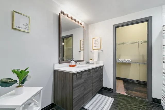 3 Bedrooms, Signature, Apartment, 1 King and 2 Queen Beds, City View, Executive Level، Luxury Downtown Dallas Stay by Amyfinehouse 9/10