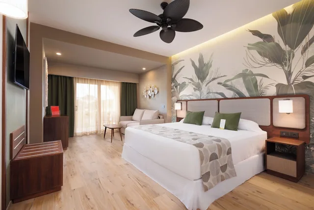 غرفة ديلوكس بسرير كوين، RIU Guanacaste All Inclusive 1/4