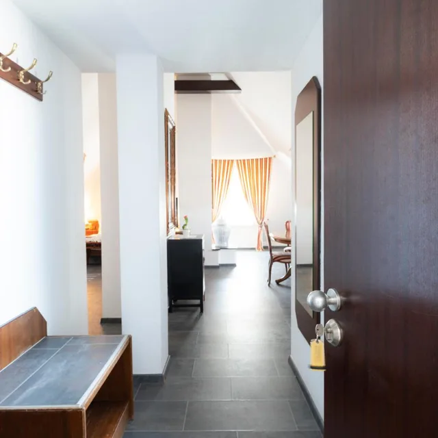 جناح، Hotel Astoria Am Urachplatz 9/10