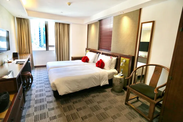Deluxe, Twin Beds, Butterfly on Wellington 4/6