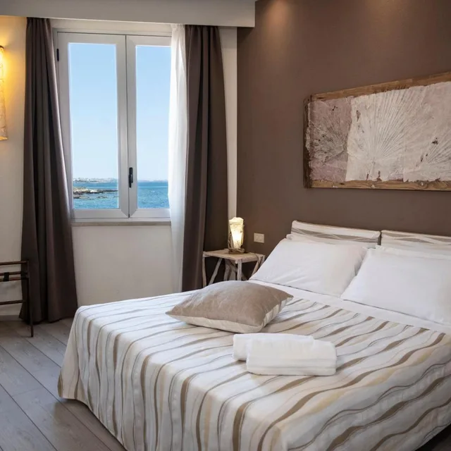 غرفة ديلوكس بسرير مزدوج أو سريرين منفصلين بإطلالة على البحر بشرفة، Hotel Tirreno Formerly Sea Club Tirreno 2/10