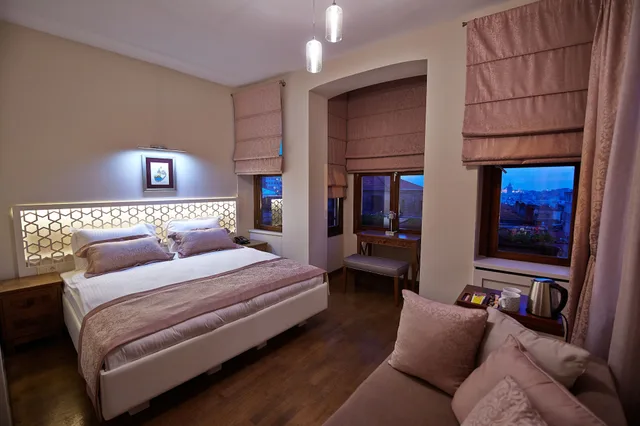 غرفة ديلوكس بسريرين منفصلين مع أريكة، Arart Hotel 1/6