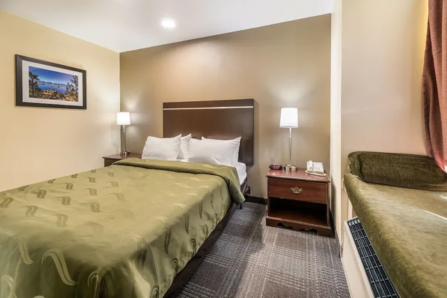 غرفة بسرير كوين لذوي الإعاقة، Quality Inn and Suites near NAS Fallon 1/4