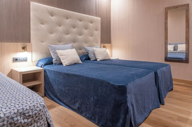 غرفة ثلاثية مفردة، Rialto Hotel 2/4