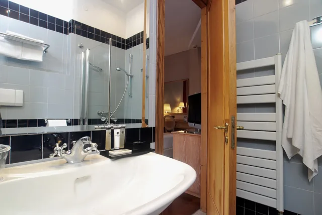 غرفة تنفيذية بسريرين منفصلين بشرفة، Culture Hotel Villa Capodimonte 7/9