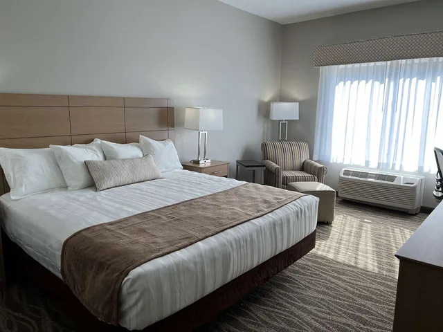 غرفة بسرير كينج، Best Western Plus Rumford Falls 1/5