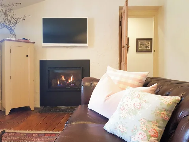 2 Bedrooms, Traditional, House, 2 Queen Beds, Kitchen، Clonmara Country House Cottages 8/10