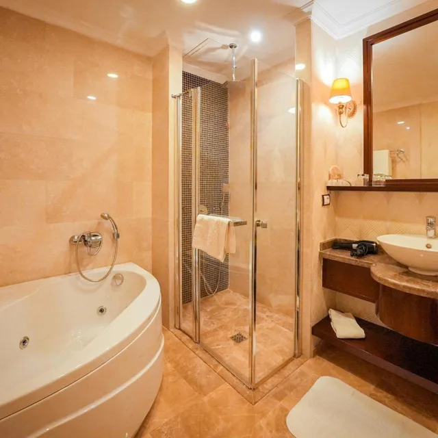 Wellborn King Suite, Wellborn Luxury Hotel 8/9