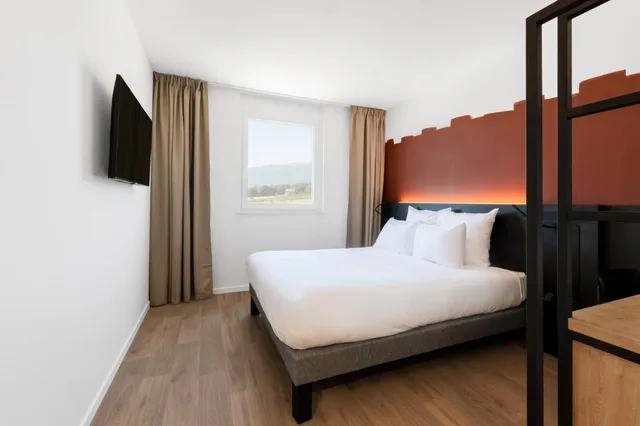 غرفة قياسية بسرير مزدوج، B&B hotel Geneva Airport 1/1