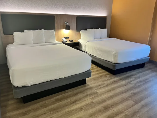 غرفة ديلوكس بسريرين كوين، La Quinta Inn & Suites by Wyndham Jacksonville Butler Blvd 1/9