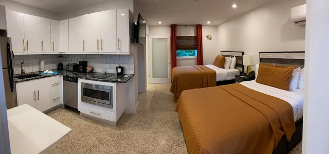 Single, 2 Queen Beds, Accessible، Captiva Beach Resort 3/4