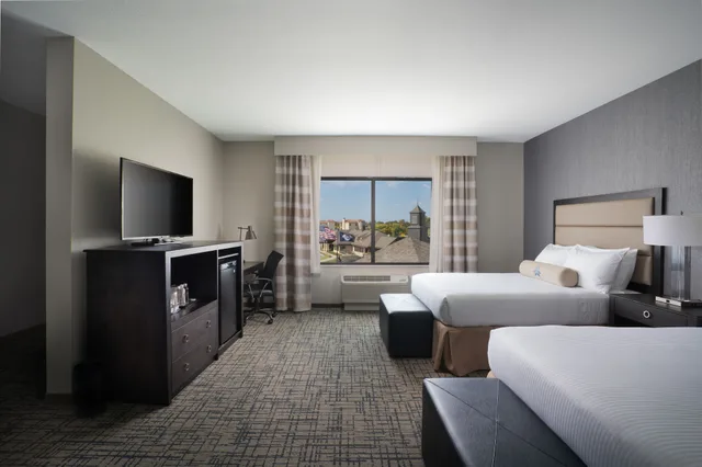 جناح بسريرين كوين بشرفة لذوي الإعاقة، Shangri La Resort Afton 1/2