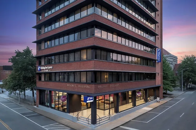 Holiday Inn Express Knoxville Downtown، نوكسفيل 2/50