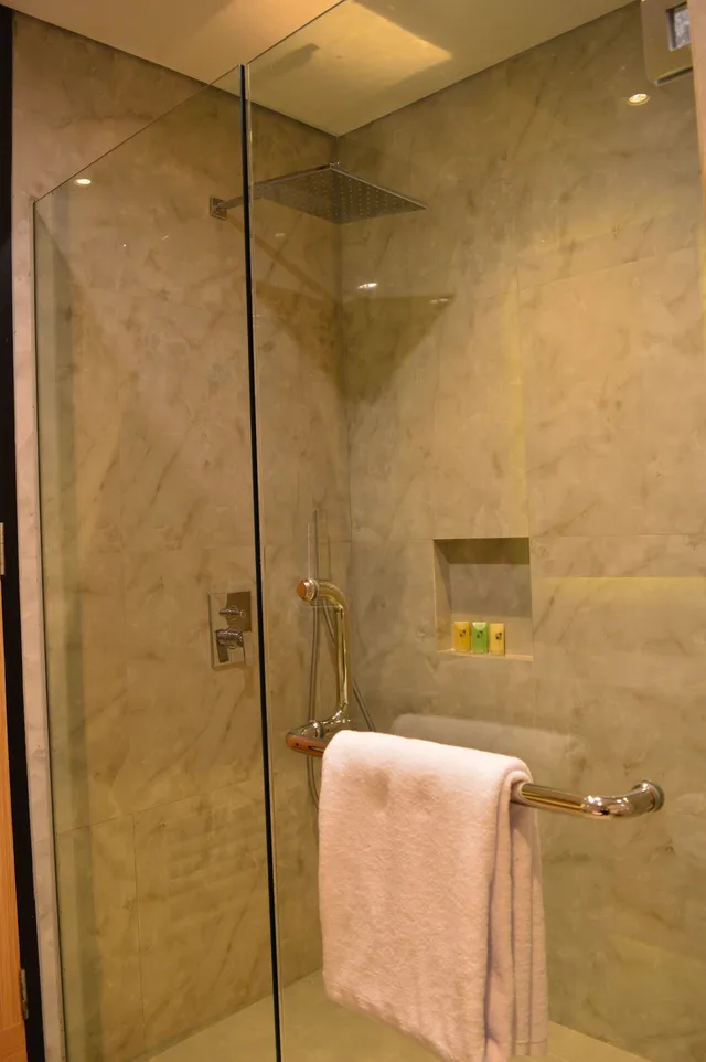 غرفة غراند ديلوكس بسرير مزدوج، Swiss-Belhotel Papua Jayapura 4/4