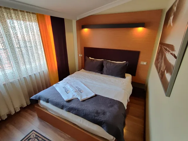 Luxury, Suite, Queen Bed, Sofa, Terrace, Concept House 1/7