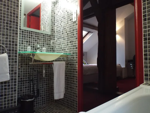 Family, Quadruple, 1 Double and 3 Single Beds، HOTEL SAINT MARTIN 5/8