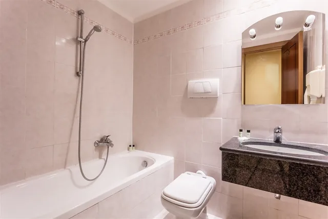 غرفة قياسية بسريرين منفصلين، Raeli Hotel Noto 4/8
