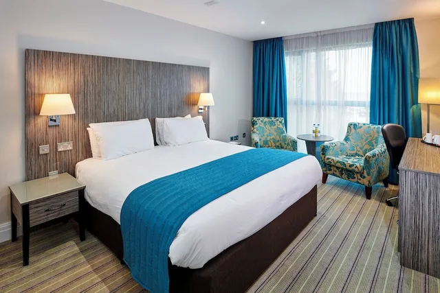 Premium, King Bed, Holiday Inn Birmingham Airport 2/6