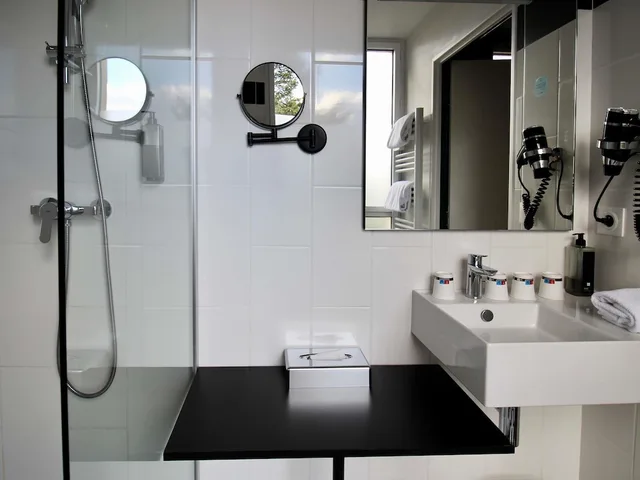 غرفة عائلية بسرير مزدوج مع أريكة، ibis Styles Dijon Sud Domaine De Beauregard 21600 Longvic 4/6