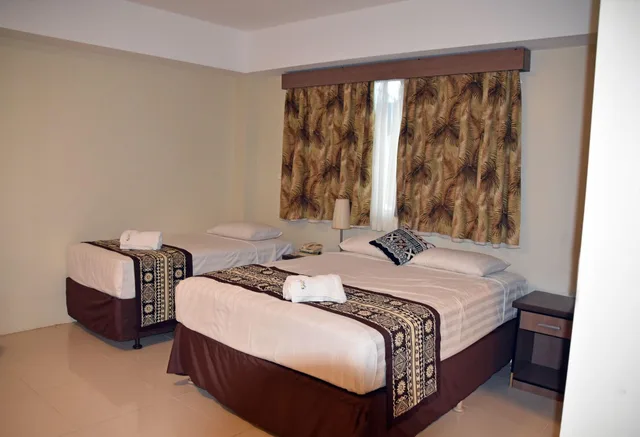 جناح، Grand Melanesian Hotel 4/6