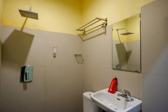 Reddoorz, Deluxe, Twin Beds، RedDoorz near Citraland Waterpark Kendari 2/2
