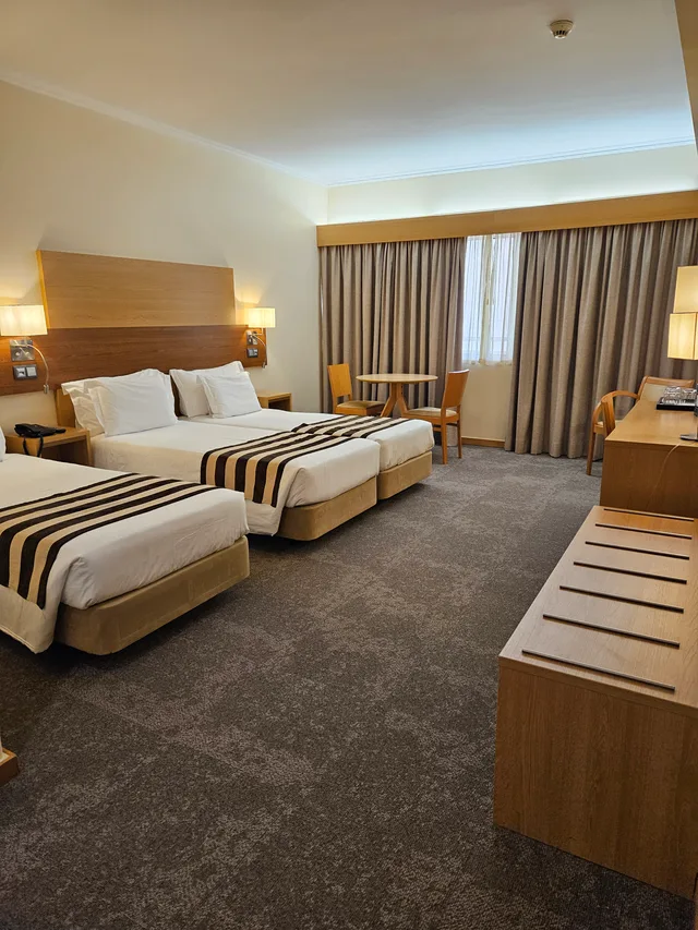 Room, Twin Beds, with Extra Bed, Principe Lisboa 9/10