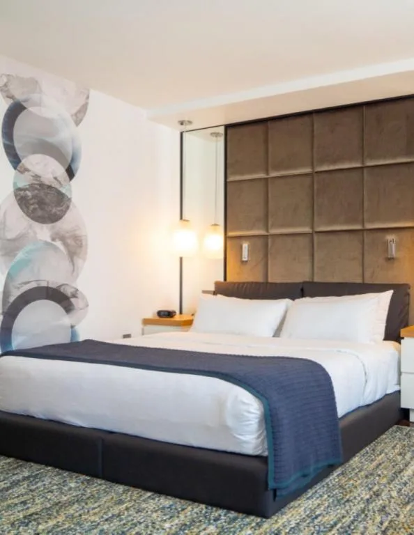 Discovery, Suite, 2 King Beds، The Windsor Suites 1/3