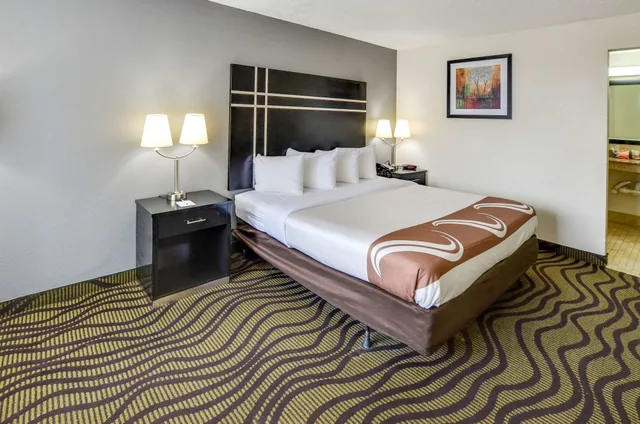 غرفة بسرير كوين، Quality Inn & Suites Hardeeville - Savannah North 2/6