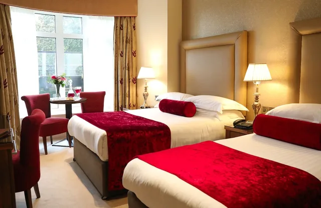 Room, Triple, 1 Double and 1 Single Bed, International Hotel Killarney 4/8