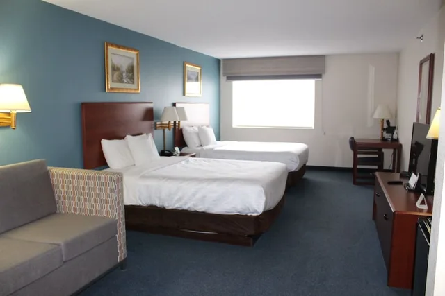 جناح بسريرين كوين، Reston Inn & Suites 1/10