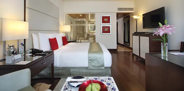 غرفة فاخرة بسرير مزدوج، The Oberoi Mumbai 3/4